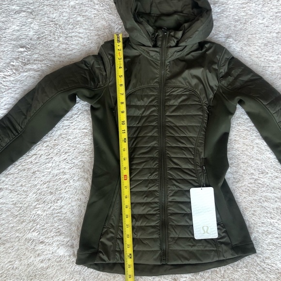 Lululemon First Mile Jacket - Picture 6 of 8